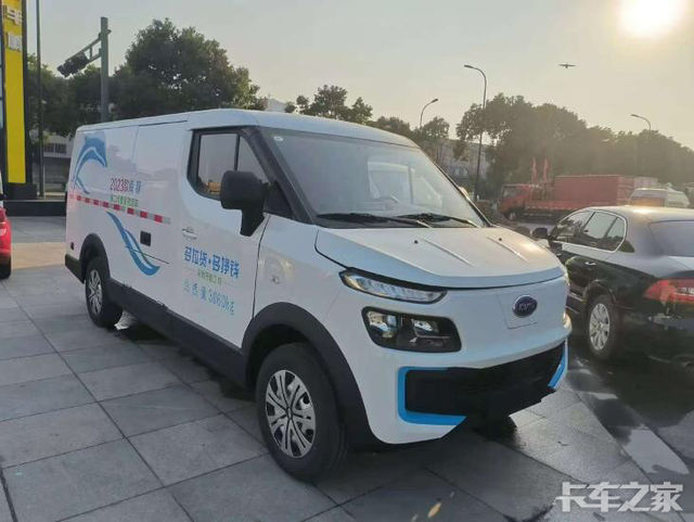 开瑞海豚，物流人的福音
兄弟们，干了5年快递，以前开那辆破小面包真是受够了！货厢跟冰箱大小差不了多少，装个大件就得拆门，地库限高过不去还得绕路，爬个坡发动机嗷嗷叫……直到上个月换了开瑞海豚，它真的是物