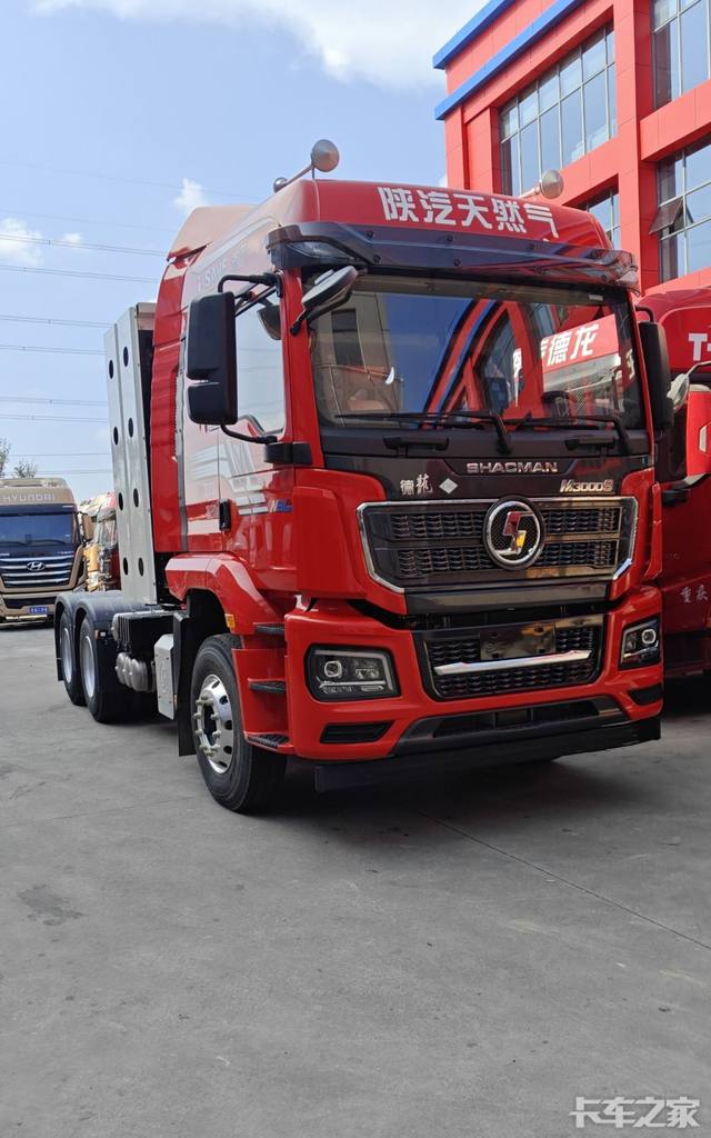  陕汽M3000S登场，开启高效创富新篇
- 动力性能强劲：搭载大排量、大马力的潍柴发动机，如WP13NG发动机，可提供460大功率和2300最大扭矩，动力响应快速。还可匹配法士特MT和AMT变速箱，